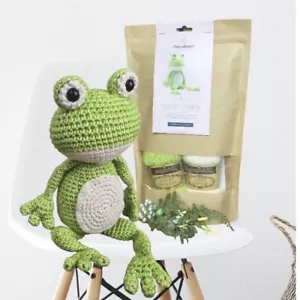Frog Crochet Kit - Amigurumi Frog Gift - DIY Crochet Kit - Gift for Crocheter - Picture 1 of 3