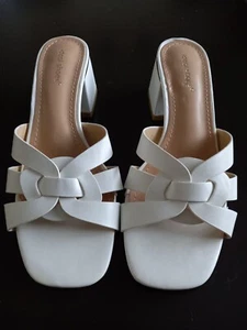 White Gold Sandals Mules size 5 New - Picture 1 of 2