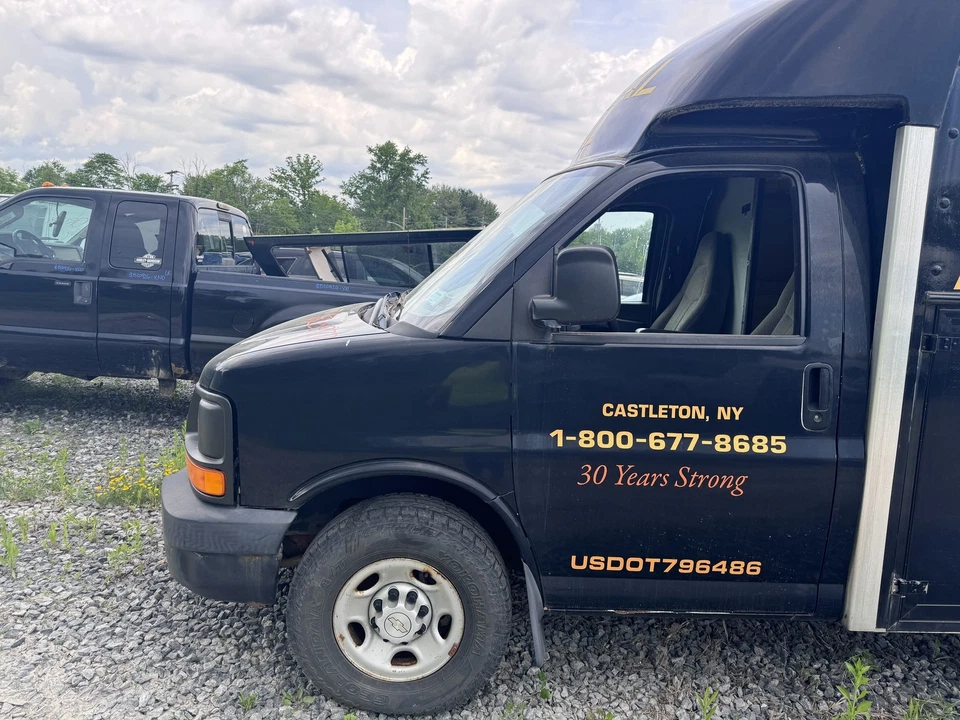 2008 Chevrolet Express 3500 Van 4.8L Engine 8cyl OEM 195K Miles - LKQ388306510 - Image 1 of 4