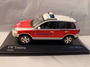 VW Touareg - 2002 - NOTARZT Deutsches Rotes Kreuz - 1:43 Minichamps 400052090 - Bild 1 von 3