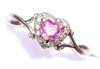 Anillo con halo de corazón de diamantes y zafiro rosa de oro blanco de 9 quilates, talla P Foto 1 de 4