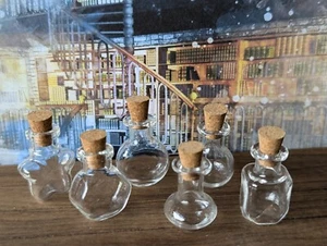 6x glass shaped bottles witch potion magical star flask 1:12th dolls house UH57 - Picture 1 of 3
