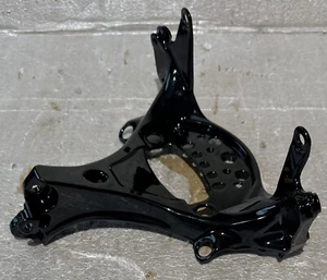 17-23 2018 Honda CBR1000RR SP CBR 1000 RR FRONT UPPER FAIRING STAY BRACKET GLOSS - Picture 1 of 6