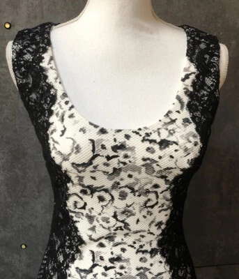 Guess Dress Black White Women Sleeveless Scoop Sheath Bodycon Lace  Size 4 - Image 1 of 4