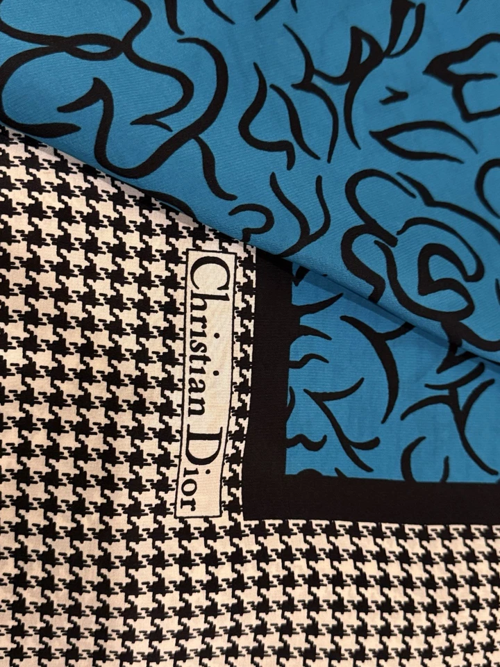 迪奥令人惊叹的复古丝绸围巾 32 英寸 X 34 英寸 — 第 1/4 张图片