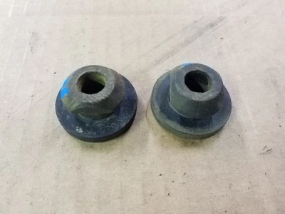 Ojales de goma inferiores para filtro de aire de 5,4 L | Ford Expedition 2010-2014 Foto 1 de 4