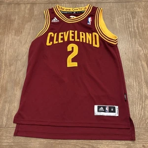 Cleveland Cavaliers ~ Kyrie Irving #2 maglia Adidas rossa giovanile, taglia media - Foto 1 di 10