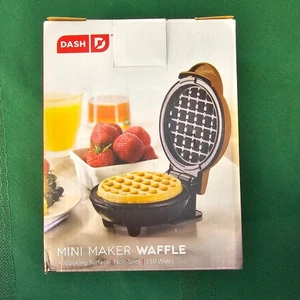 Dash Mini Waffeleisen - 4" Antihaft-Kochfläche - 350 Watt - NEU - Bild 1 von 6