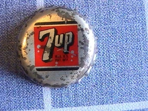 BOTTLE CAP USED CORK LINED 7UP MATTOON ILL "7UP" ON CORK BACK - Picture 1 of 4