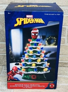 Marvel SpiderMan Weihnachtsbaum Keramik mit Lichtern 11,6" Holidays Spider Man - Bild 1 von 3