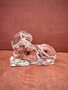 Baccarat Sitting Unicorn Crystal Figurine - Picture 1 of 2