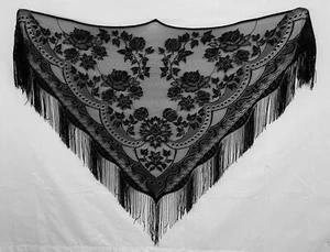 Scialle Heritage in pizzo nero 82" x 45" stile vittoriano con frange ballo di gala - Foto 1 di 6