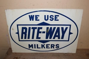 Letrero de metal en relieve vintage de 20" Rite-Way Milkers de la década de 1950 con leche de vaca lechera - Imagen 1 de 4