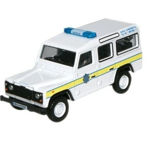 1/76 LAND ROVER DEFENDER STATION WAGON 76DEF004 - Image 1 of 1