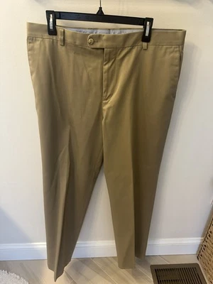 Pantalones de vestir Kirkland Signature para hombre 36x32 tostados Foto 1 de 2