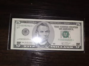Star 2003A - $5- FG - Chicago - Star Federal Reserve Note - Unc - Crisp - Picture 1 of 1