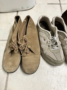 AEROSOLES Suede Leather Boots and easy spirit sneakers lot Size US 9 - Picture 1 of 15