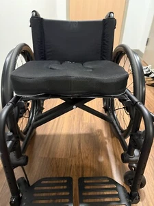 UPGRADED - 18" x 17" Tilite Aero XS2 wheelchair folding Used 18"x17" Black - Picture 1 of 7