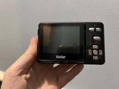 Vivitar ViviCam 7025 7.0MP Digital Camera Black (Tested & Working) - Image 1 of 3