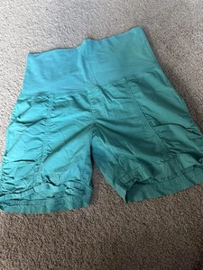 XCVI Mujer’s Pantalón Corto Maternidad Verde Talla Pequeña - Imagen 1 de 6