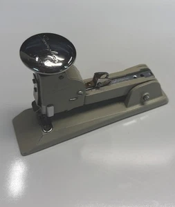 Vintage Swingline Heavy Duty Stapler No. 13 - Made in USA - Picture 1 of 2