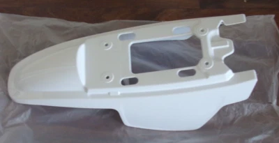 GUARDABARROS TRASERO YAMAHA PW50, PW50 Y-ZINGER BLANCO 1981-2024, 3PT-21711-00 Foto 1 de 4