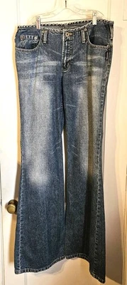 Pantalones de mezclilla Silver Clothing Co. para mujer plateados acampanados talla 31 x 34 Foto 1 de 3