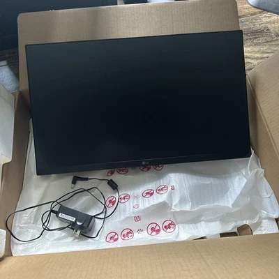 LG 24MP400B 24-inch Widescreen IPS LCD Monitor 1920 x 1080 - Image 1 of 2