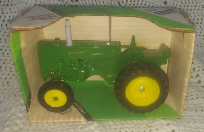 John Deere Model M  Tractor #540 ERTL Diecast 1:16  - Image 1 of 4