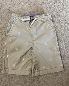 OshKosh B'gosh Sharks Khaki Pull-On Shorts, Boy's size 5 - Picture 1 of 3