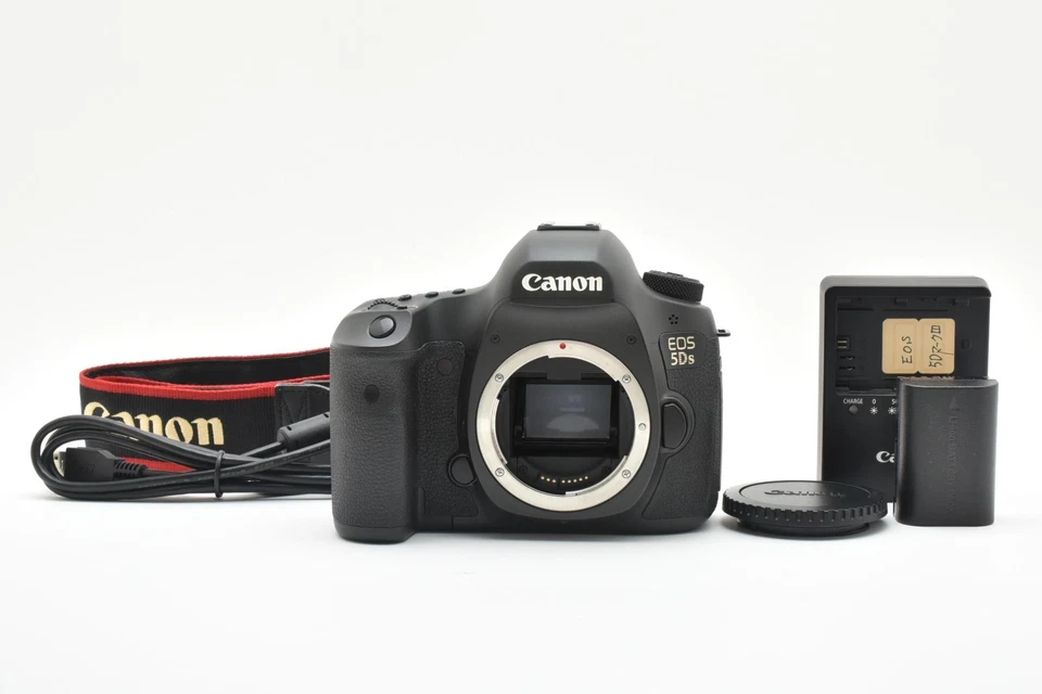 Canon EOS 5DS 50.6MP Digital SLR Camera Body w/Strap From Japan (Near Mint) - Image 1 of 4