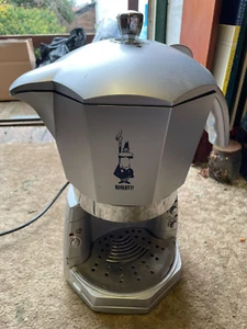 Bialetti ground coffee espresso machine with milk frother - Picture 1 of 8