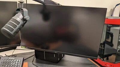 LG 27GP850-B 27" UltraGear QHD (2560 x 1440) Nano IPS Gaming Monitor - Image 1 of 4