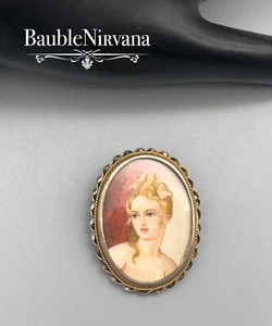 Antiguo colgante de prendedor de mujer de cabello rubio rizado retrato pintado a mano de plata 800 - Imagen 1 de 3