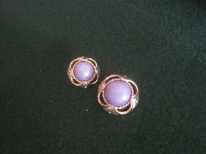 je 6 Knöpfe, Ornamentknöpfe aus Kunststoff , 20/24 mm Lila Ösenknopf - Bild 1 von 2