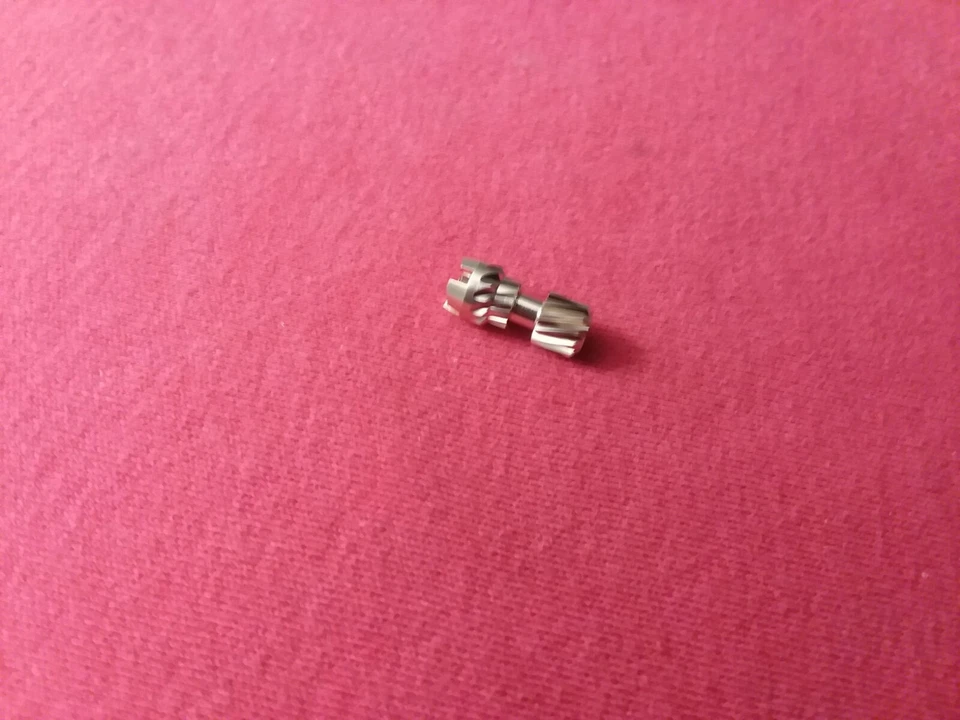 Carrete Daiwa parte #J00-4301, engranaje de piñón, ajuste Tatula TACT 100HSL, carrete de baitcasting Foto 1 de 1