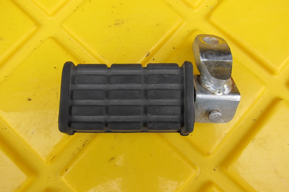 Yamaha Virago 920 XV920 1983 reposapiés trasero derecho clavija paso Foto 1 de 1