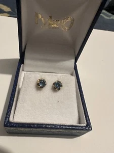 9ct Hallmarked golden earring - Picture 1 of 4