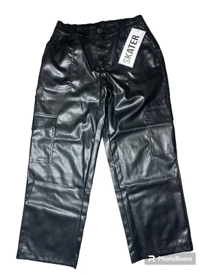 Pantalones de patinador para mujer medianos negros de imitación de cuero nuevos con etiquetas casi famosos Foto 1 de 4
