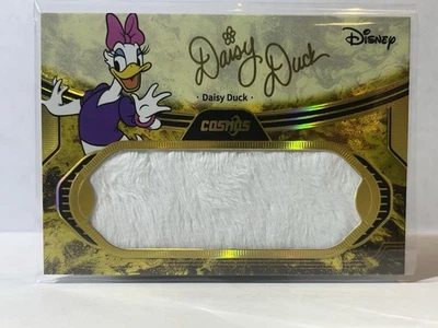 2025 Kakawow DISNEY COSMOS Daisy Duck Doll Patch Auto Gold/10 - Image 1 of 3