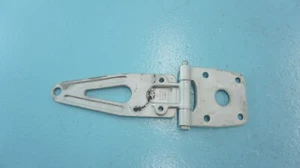 MERCEDES--BENZ  W111  220SE   250SE  COUPE ,  UPPER RIGHT SIDE DOOR  HINGE  - Bild 1 von 7
