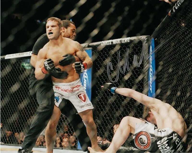 Фотография Чада Мани Мендеса с автографом UFC 8x10 сертификат подлинности CFS - Изображение 1 из 1