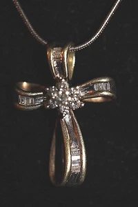 Vermillion plattiertes Sterlingsilber Kreuz 16,5 mm x 23,25 mm mit Diamanten mit Kette - Bild 1 von 9