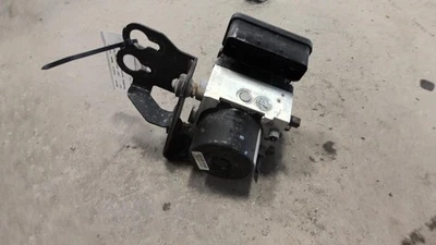 Conjunto de bomba y motor ABS usado se adapta a: montaje Jeep Patriot 2015 sin arranque en pendiente Foto 1 de 4