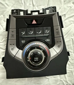 Controlador de aire acondicionado térmico Hyundai Elantra 2011-13 sedán control manual Z65R OEM - Imagen 1 de 2