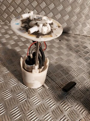 Pompe immergée jauge à carburant - PEUGEOT 4008 1.8L HDI - Réf : 1760A347 - Photo 1/4