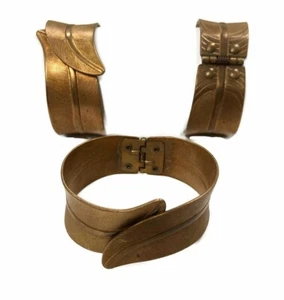 VINTAGE PATINA AGED BRASS ETCHED DUAL FEATHER SPRING HINGED CUFF BRACELET N263 - Picture 1 of 5