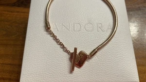 Elegantes Rosegoldenes Armband mit Herz-Toggle-Verschluss – stilvoll & neuwertig - Bild 1 von 3