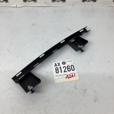 2008 2014 BUICK ENCLAVE FRONT RIGHT PASSENGER SIDE DOOR WINDOW RETAINER BRACKET - Image 1 of 3