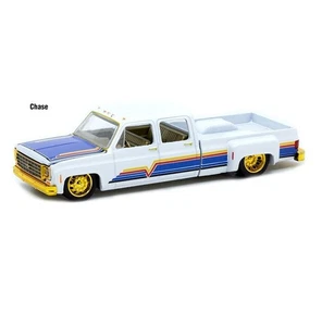 chase! M2 1:64 1975 Chevrolet Cheyenne Super 30 Dually C10s In The Park MJS08 - Picture 1 of 2